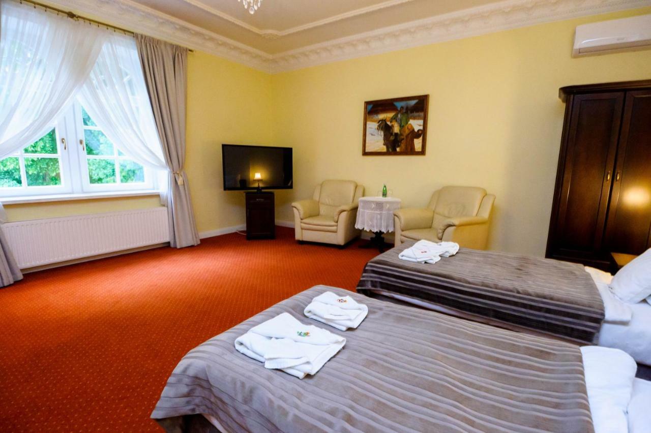 Hotel Dwor Sójki 외부 사진