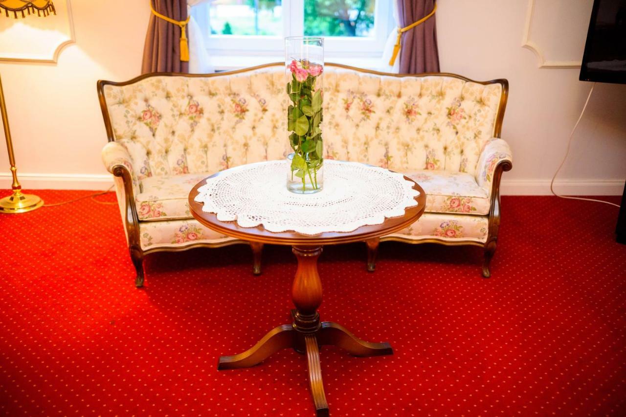 Hotel Dwor Sójki 외부 사진