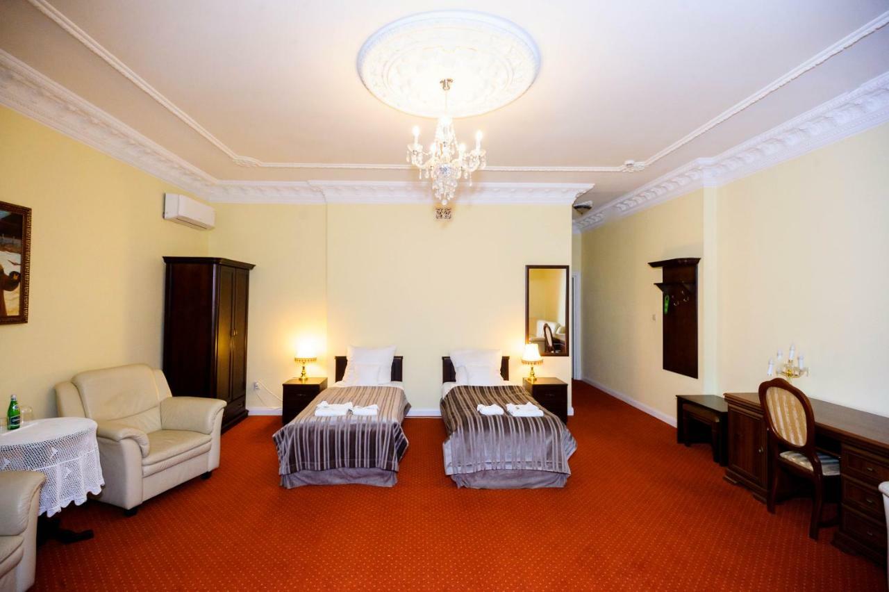 Hotel Dwor Sójki 외부 사진