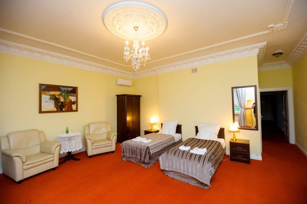 Hotel Dwor Sójki 외부 사진