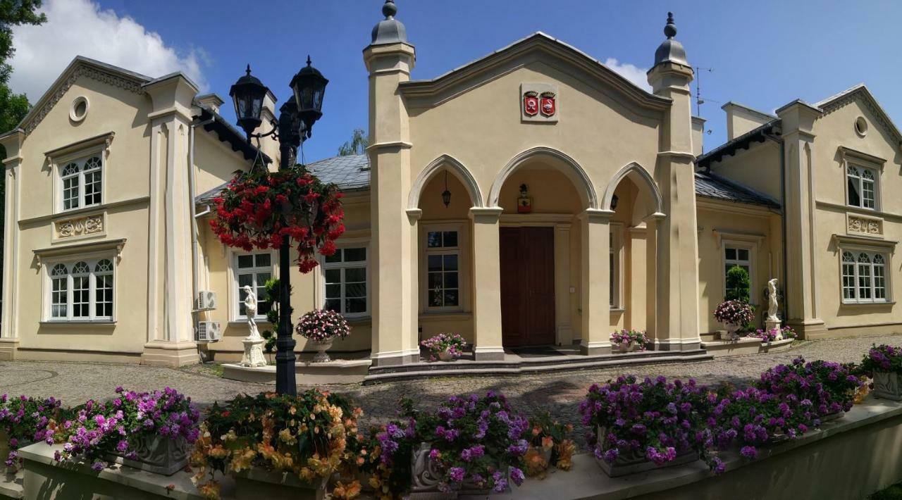 Hotel Dwor Sójki 외부 사진
