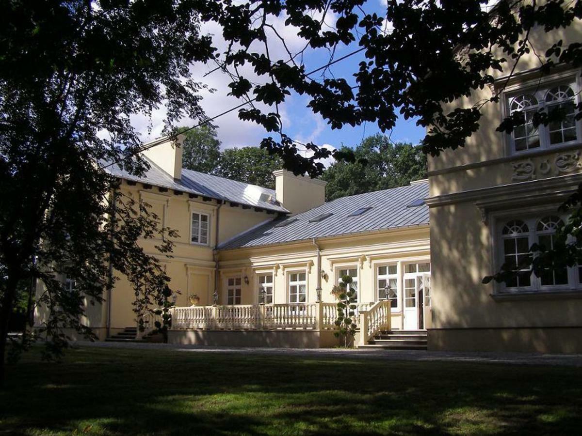 Hotel Dwor Sójki 외부 사진
